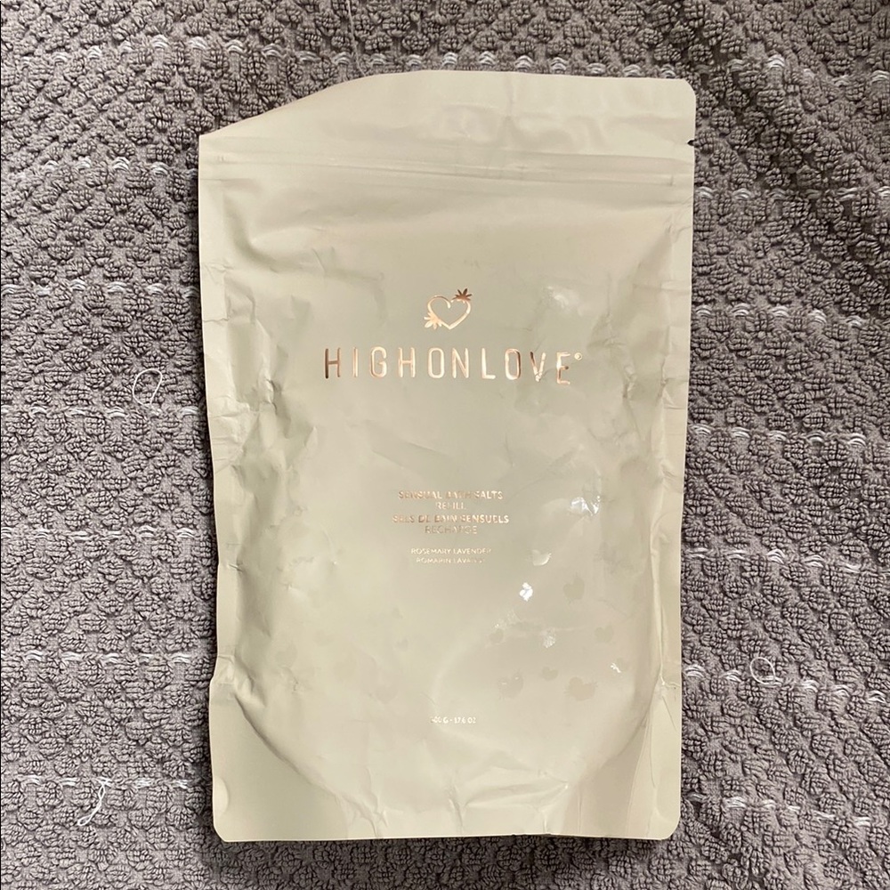 HighOnLove Bath Salts